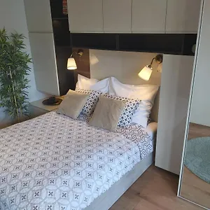Siedmiogrodzka - Most Handy Location, Aircon & Garage Free Apartment Warschau